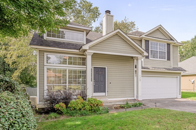 123 River Oaks Dr