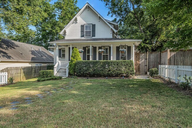 Photo - Great price for a huge house! CHARMING Syl...