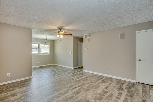 Photo - 545 Riverview Ave