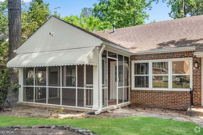 Building Photo - 1194 Spring Valley Ln NE Rental