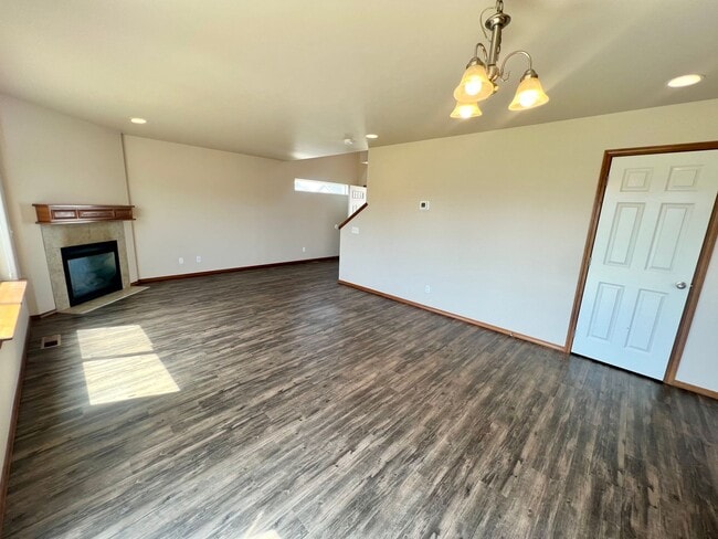 Photo - 5 Bedroom Home for Rent