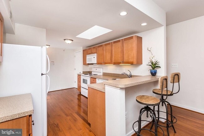 Photo - 910 S Charles St