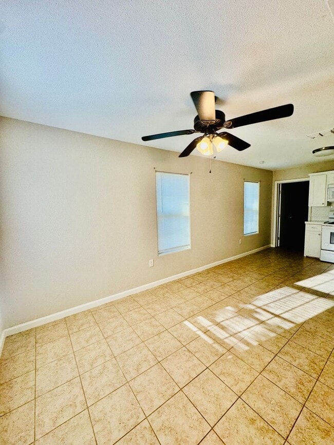 Photo - 2 Bedroom / 1 Bath Rental – Southside Neighborhood