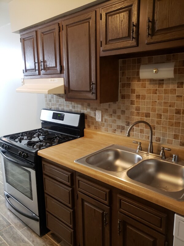 7512 N Granville Rd Apartment Unit 104 Milwaukee, WI