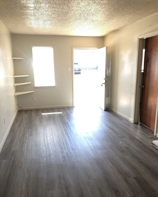 406 Sunset Ln