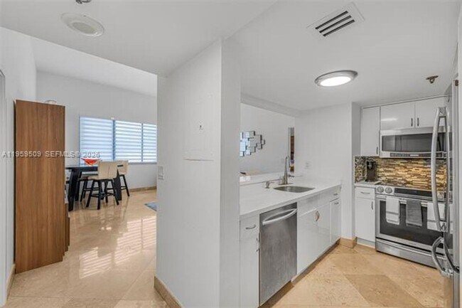 Photo - 540 Brickell Key Dr Unit 540 Brickell Key Dr 500