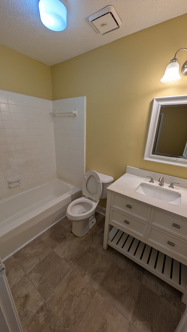 Photo - 2622 Kingston Dr Unit 1