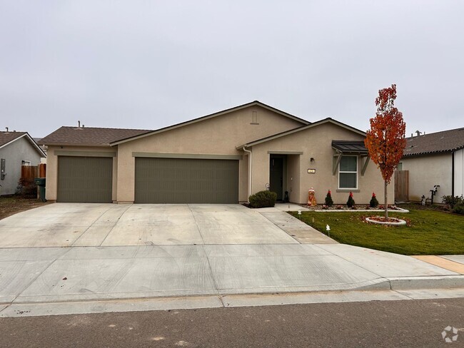 Building Photo - Beautiful home for rent in Tulare!