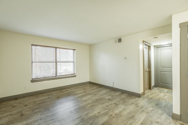 Photo - 179 4th St Unit D8