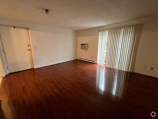 Building Photo - 48 N Emerson St Unit #9 Rental