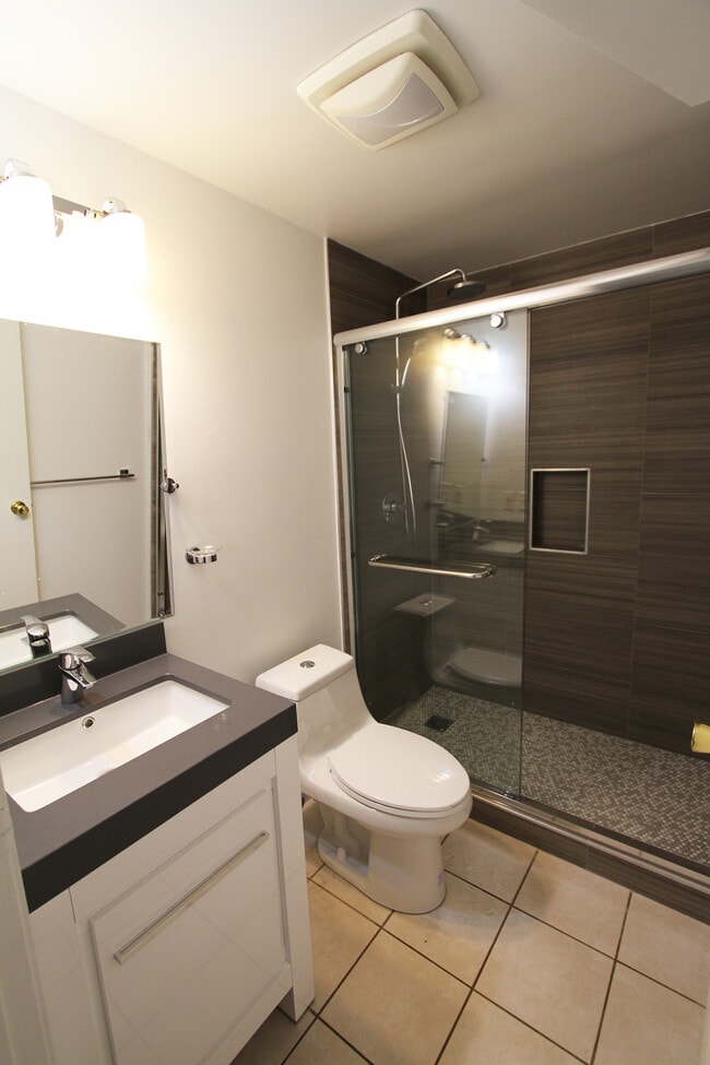 Photo - 886 44th Ave Unit 886a