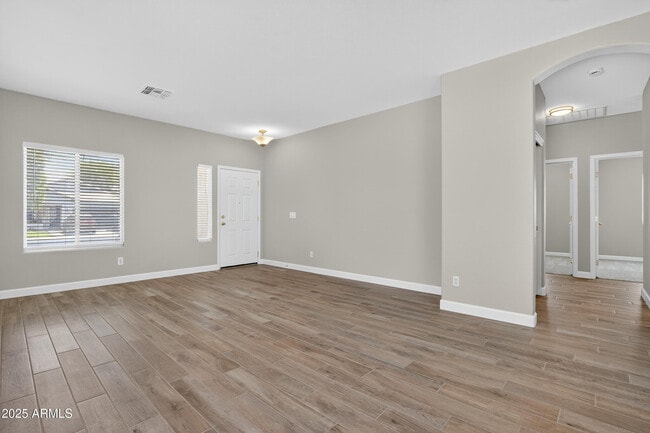 Photo - 11902 W Jefferson St