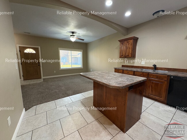 Photo - 565 Pioneer Rd