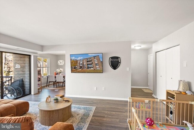 Photo - 9728 Kingsbridge Dr Unidad 302