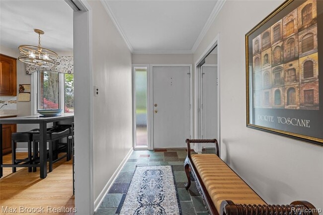 Photo - 925 Westview Rd