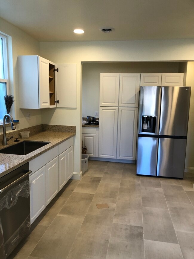 Photo - 3654 52nd St