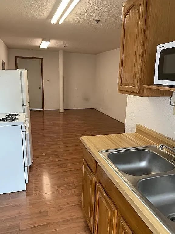 RiverWood Apartments