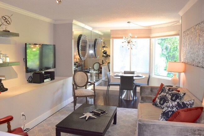 Photo - Mid-Term Occupancy, Telegraph Hill Furnished Condo- 1 Car Parking- 24 Hour Doorman - Fitness Center Unidad 832