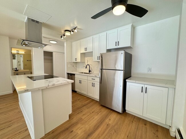 Lorelei Apartments