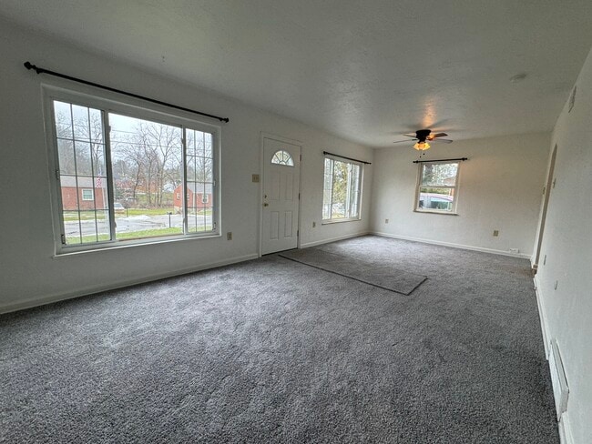 Photo - 110 Southvue Ct
