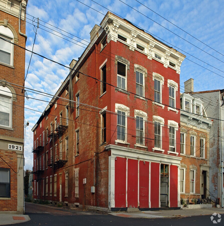 Photo - 1925 Freeman Ave Apartments