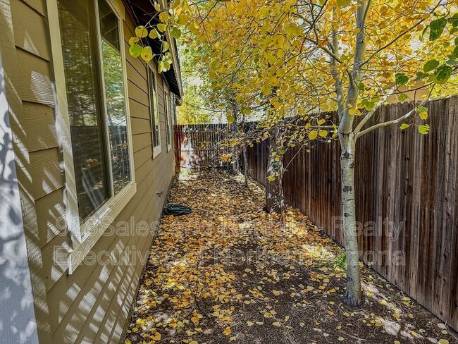 537 W Nugget Trail