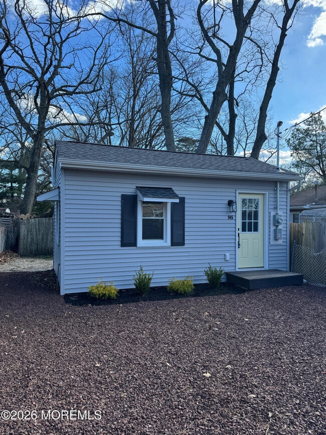 Photo - 945 Linden Ave