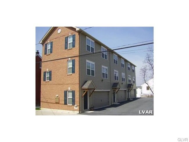 Building Photo - 39 E Garrison St Unit 39 E. Garrison Street 1