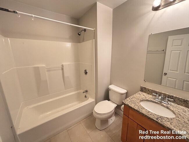 Photo - 76 Egmont St Unit 5