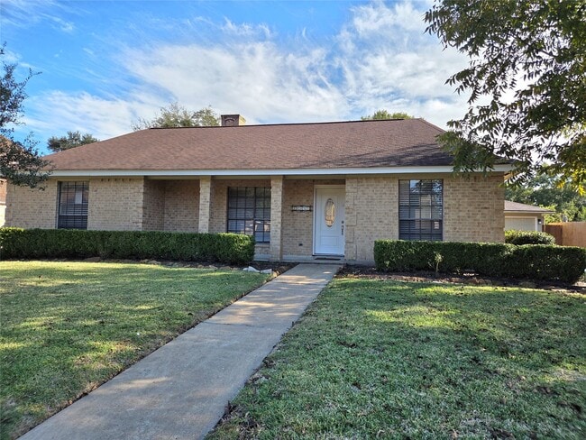 Building Photo - 14743 Charlmont Dr