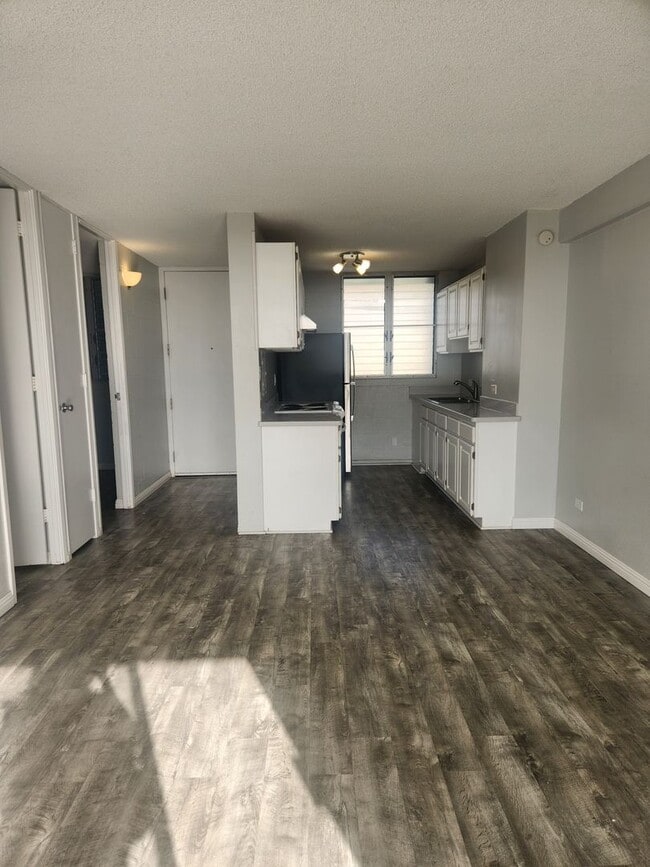 Building Photo - 2302 Unit 806 Rental