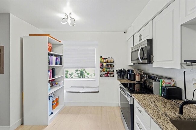 Photo - 1819 Clearbrooke Dr