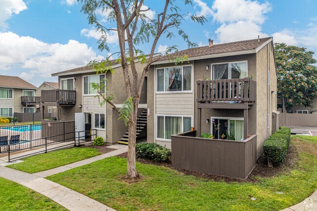 Apartamentos - Summit Rose Apartments