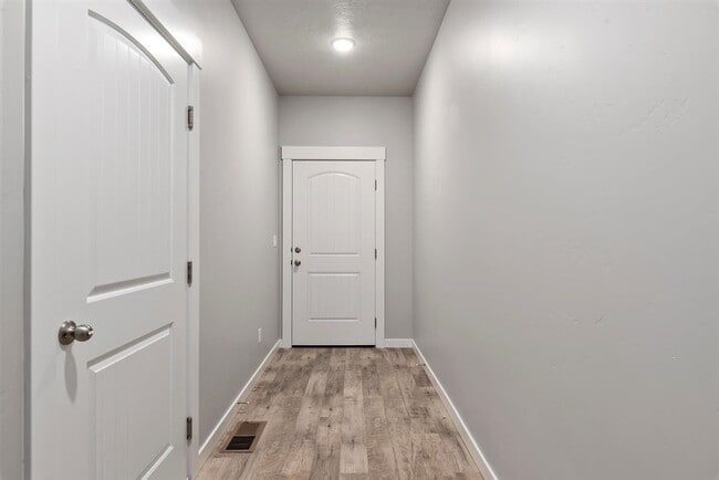 Photo - ? MOVE IN SPECIAL! ? $99.00 1st month rent...