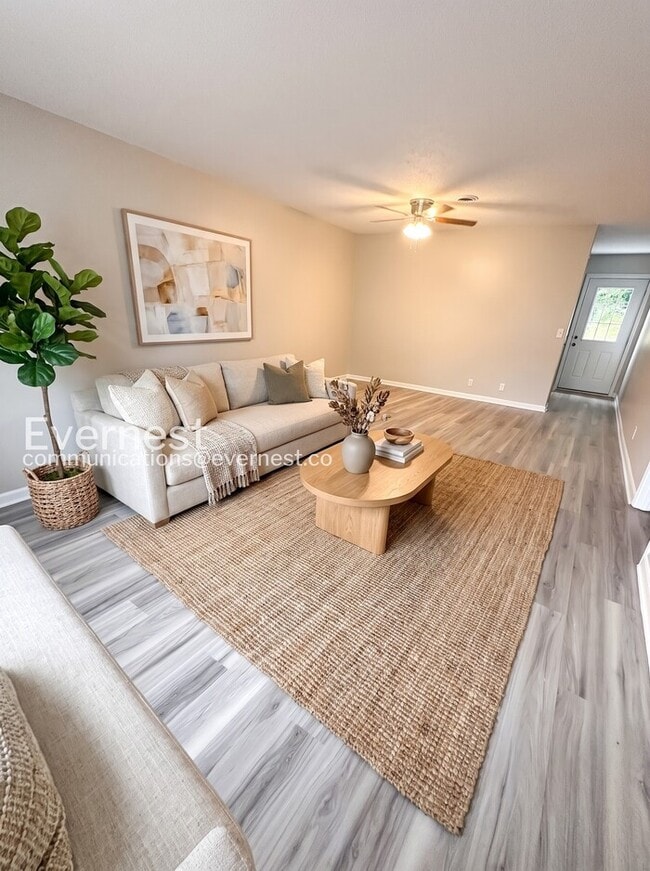 Photo - 483 Ellenwood Dr