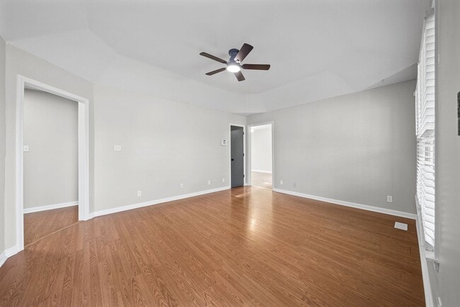 Photo - 3 Bedroom 1 1/2 Bath Renovated Home For Rent!