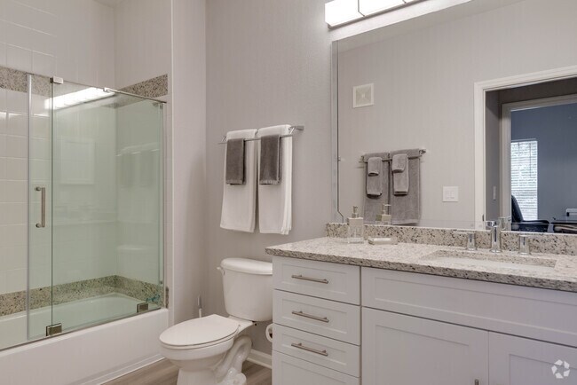 3BR,2BA - 1,635SF