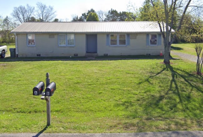 Building Photo - 725 Kent Dr Unit B