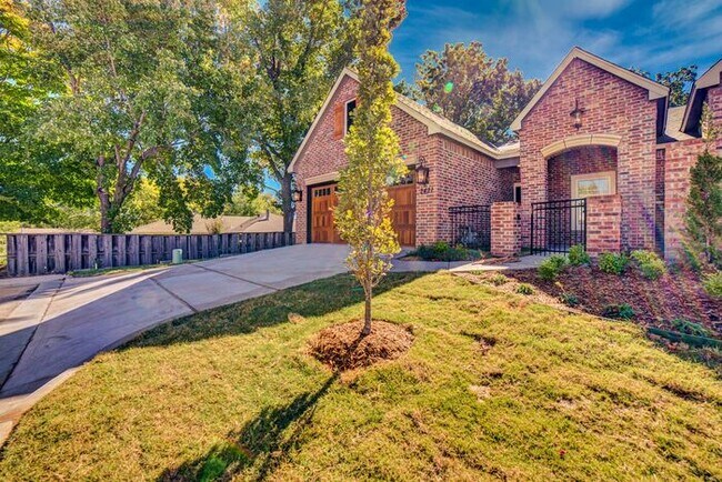 3/2/2 Brand New Luxury Patio Home