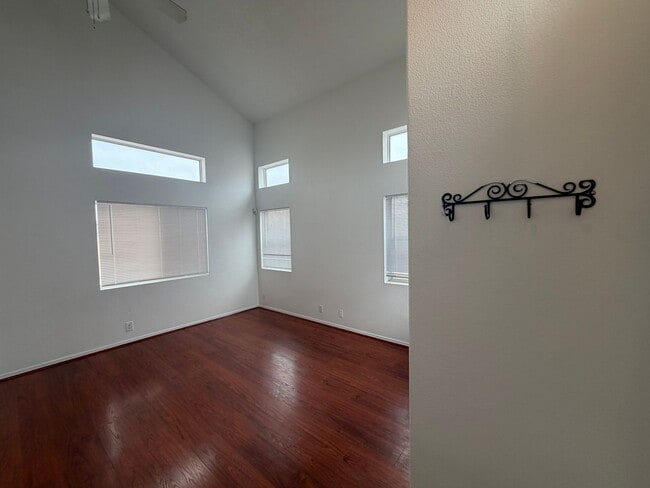 Photo - 3 Bedroom Home Near Unser Blvd NW & McMahon Blvd NW!