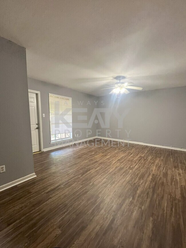 Photo - 2830 Louisiana Ave Unidad #11