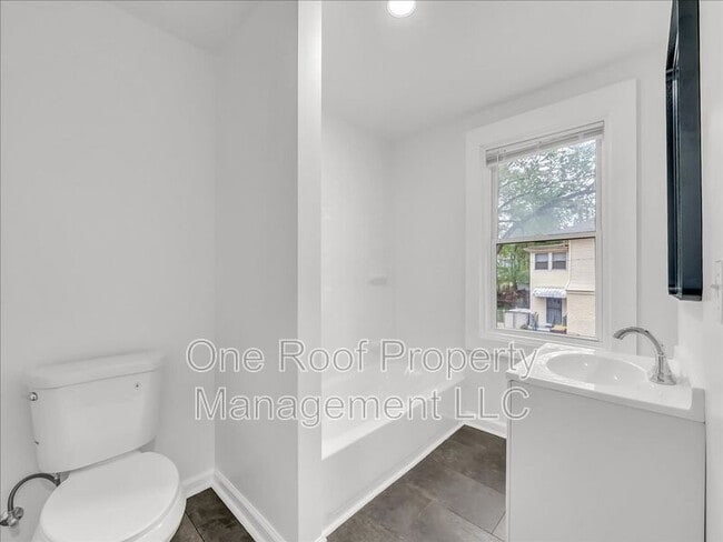 Photo - 324 N Hardesty Unidad 3