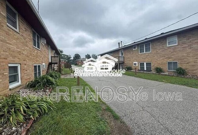 Photo - 114 NW College Ave