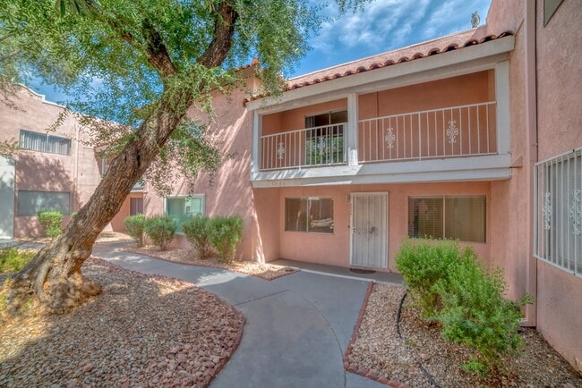 Building Photo - LOVELY MOVE-IN READY TWO-STORY TOWNHOME!
