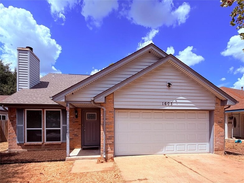1605 Parkwood Dr