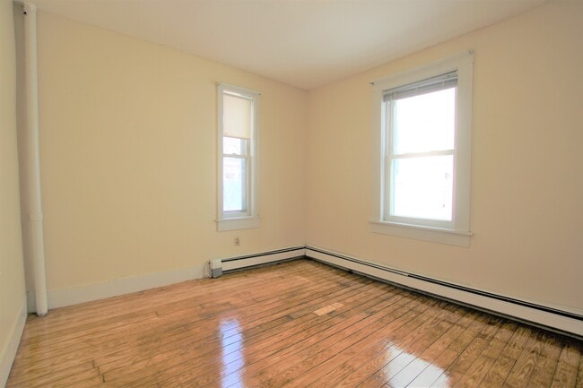 Photo - 35 Danforth St Unit 2
