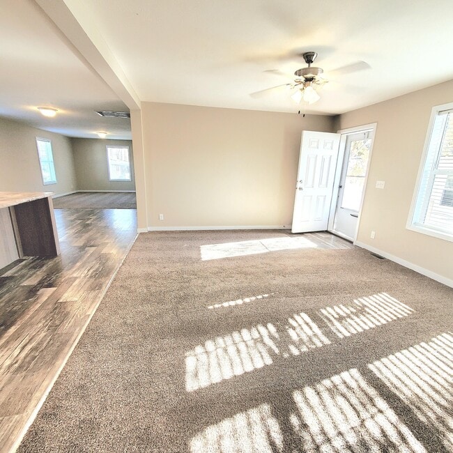 Photo - 8027 Harbour Dr