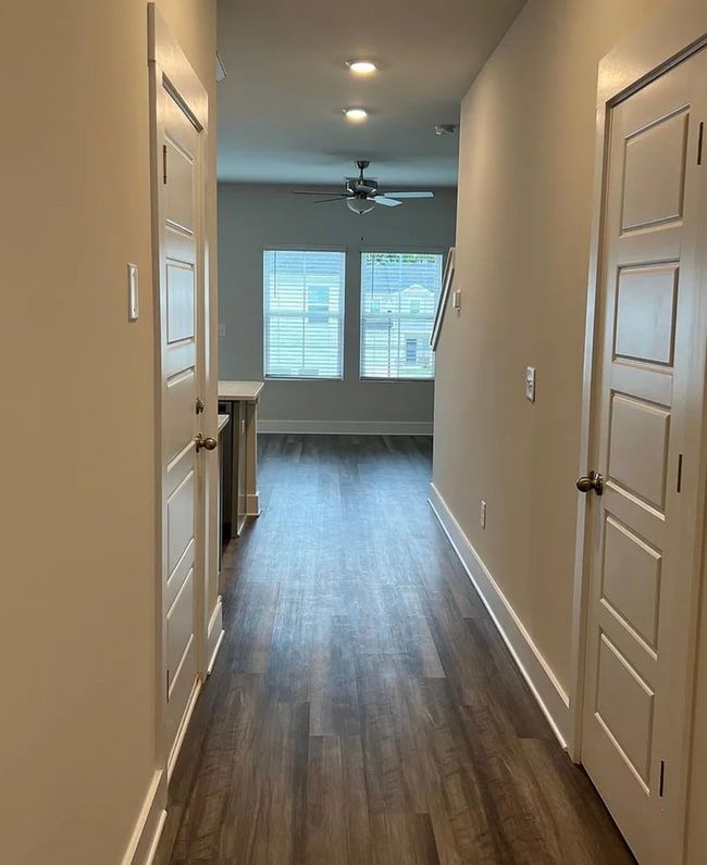 Photo - Desirable 3/2.5 Townhome Available Novembe...