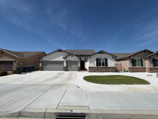 Photo - 2026 Sherbrook Ave