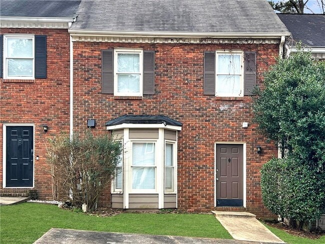 Photo - 1043 Oaks Pkwy SE